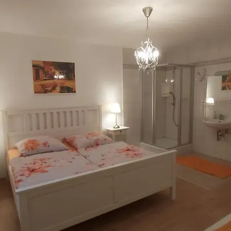 Gut Steinhuegel Apartment *