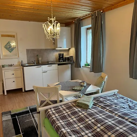 Gut Steinhuegel Apartment *